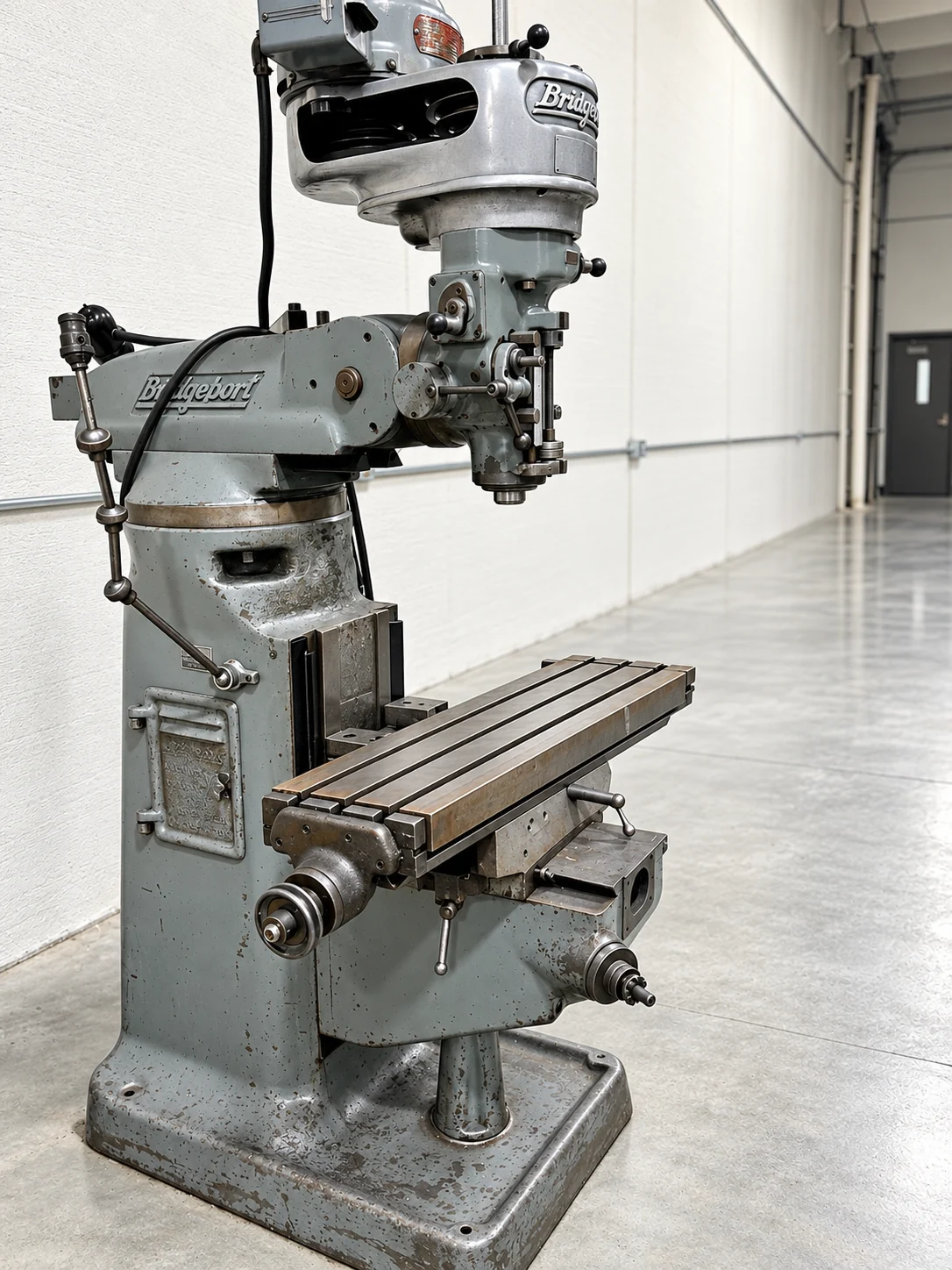 Manual Bridgeport milling machine that belonged to Brian's grandfather